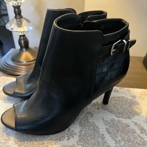 Women’s Unisa Unselly3-R Open Toe Bootie Black 10M